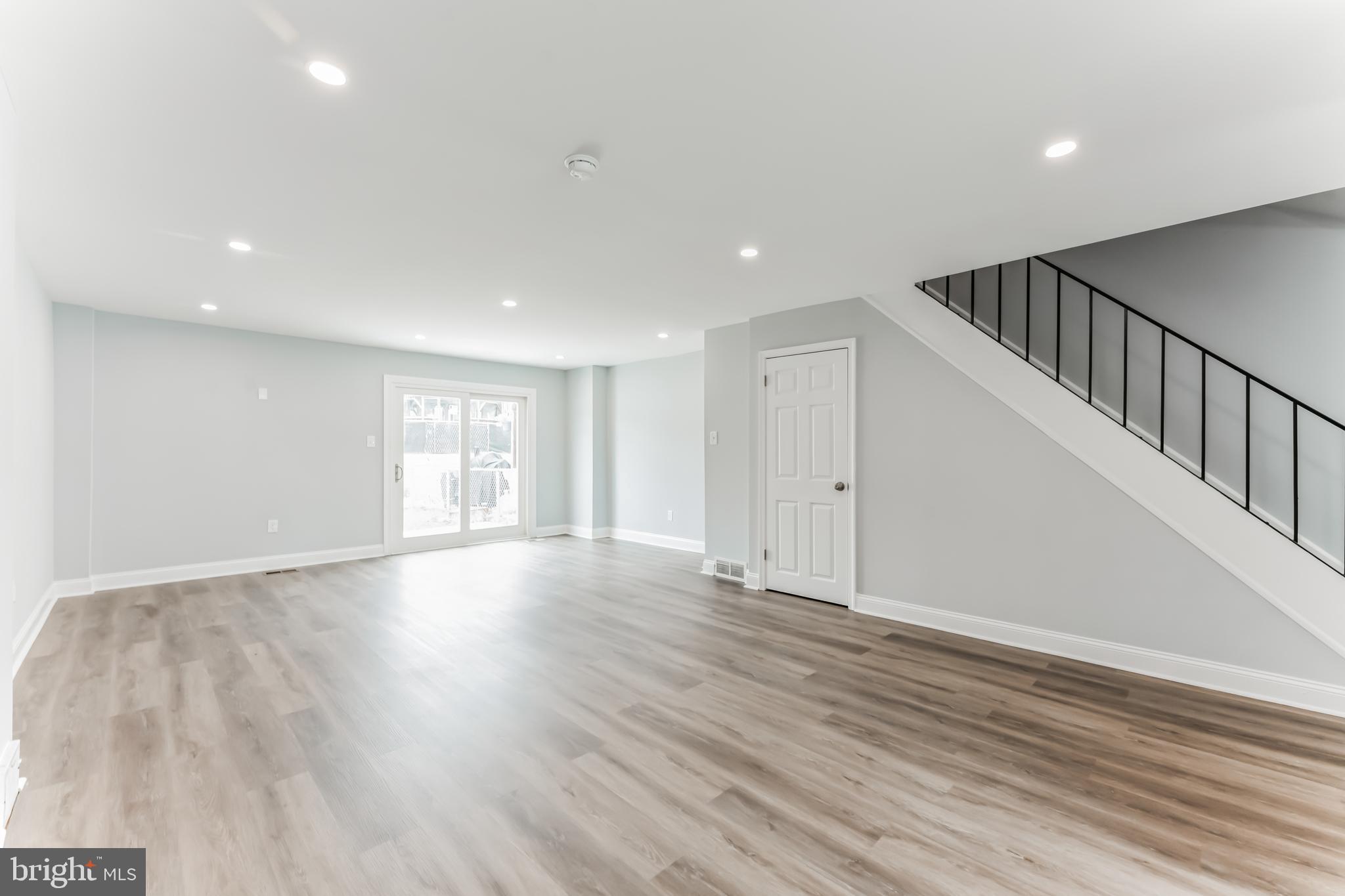 4122 Farmdale Road Philadelphia, PA 19154 - Photo 3 of 28 Gallery Image 3