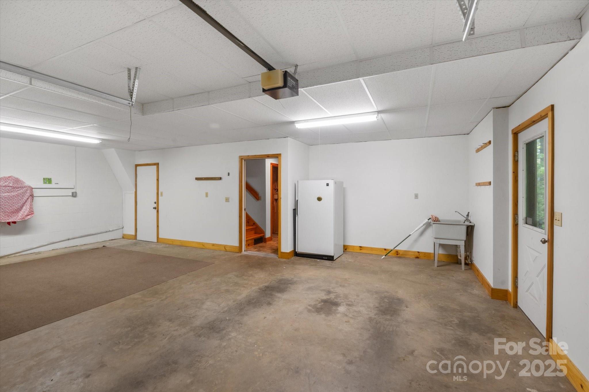 447 Cherokee Circle Tryon, NC 28782 - Photo 34 of 36 a view of empty room with ceiling fan
