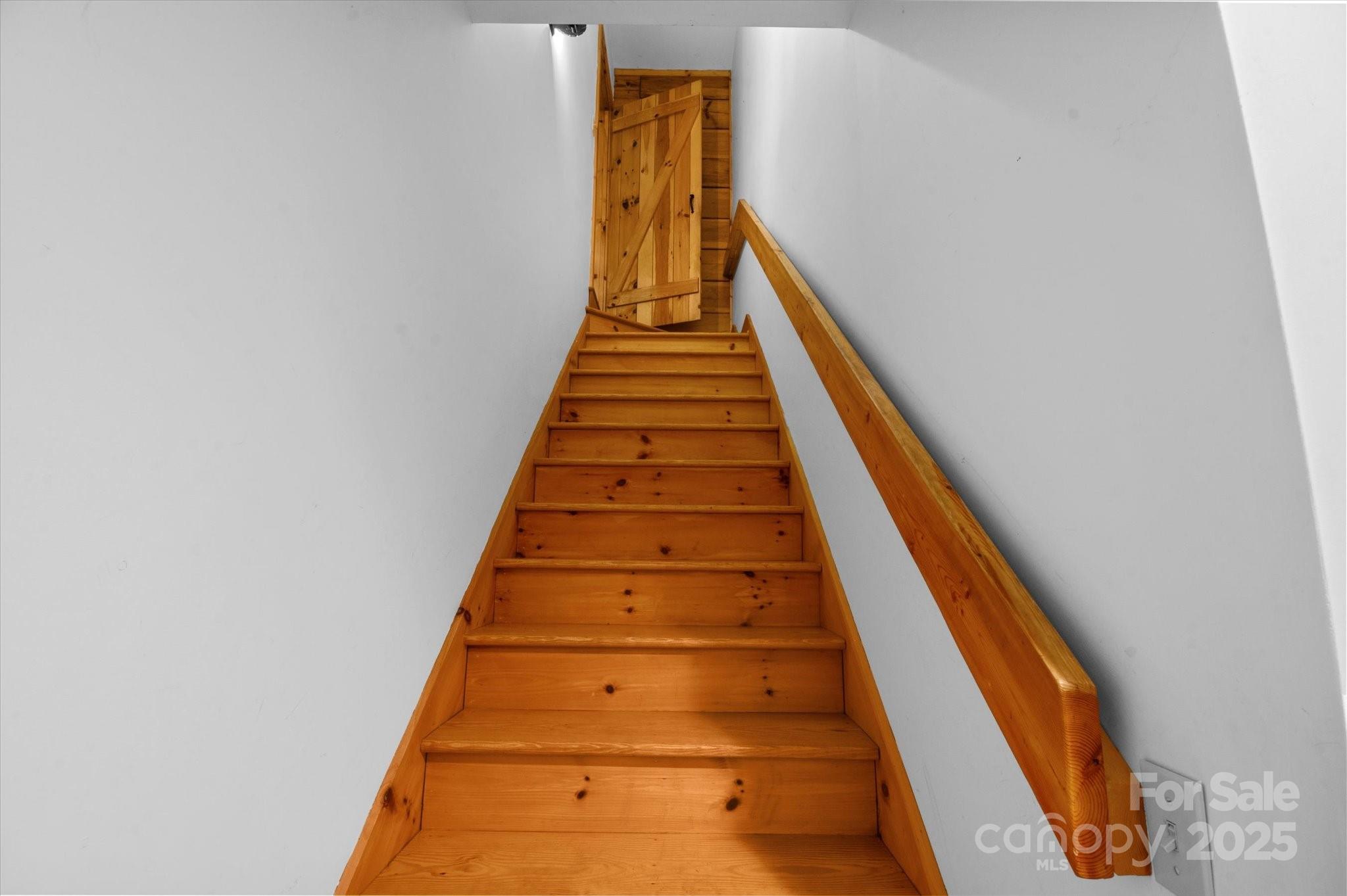 447 Cherokee Circle Tryon, NC 28782 - Photo 35 of 36 a view of balcony