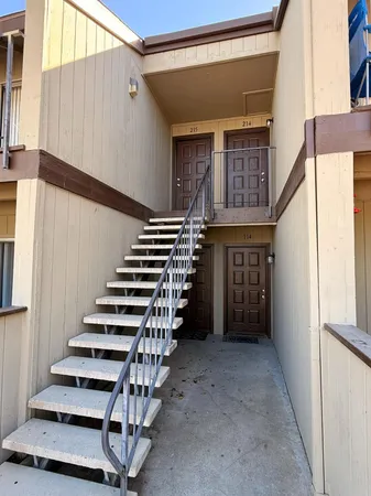 $3,950,000 | 302 West Pleasant Street, Coalinga, CA 93210