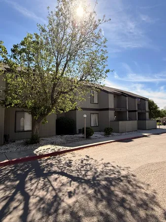 $3,950,000 | 302 West Pleasant Street, Coalinga, CA 93210