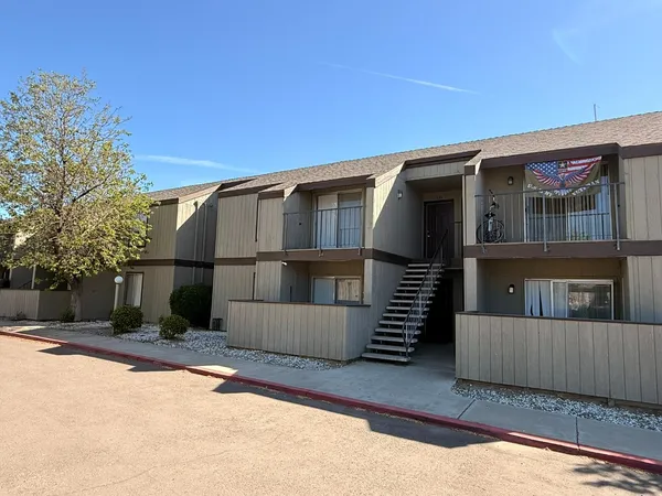 $3,950,000 | 302 West Pleasant Street, Coalinga, CA 93210