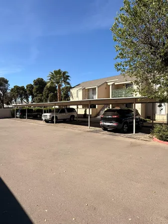$3,950,000 | 302 West Pleasant Street, Coalinga, CA 93210