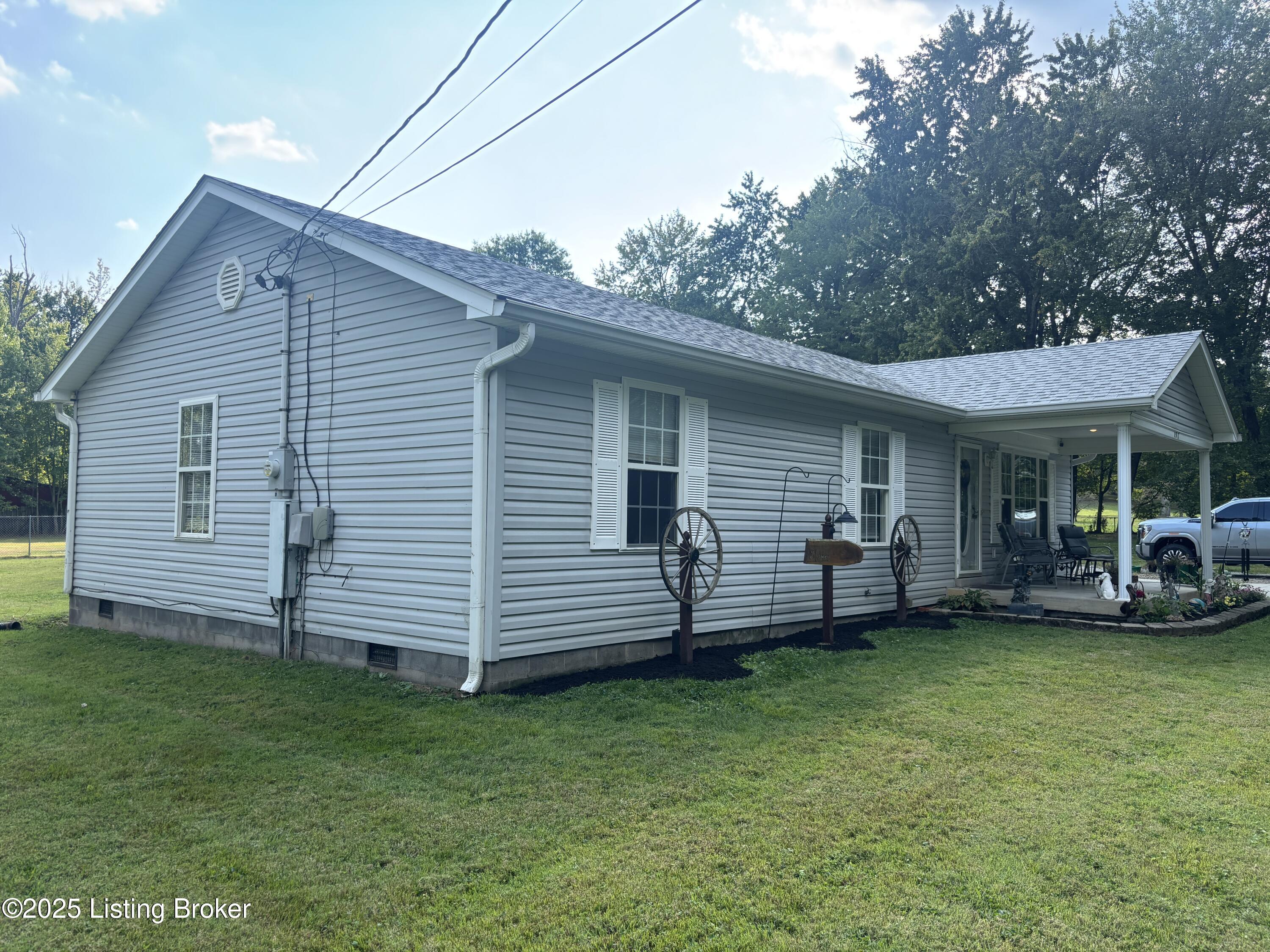 151 County Line Road Louisville, KY 40229 - Photo 2 of 82 1-3