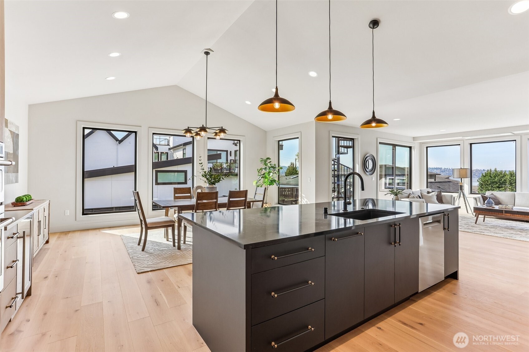 1015 North 35th Street Renton, WA 98056 - Photo 5 of 39 Gallery Image 5