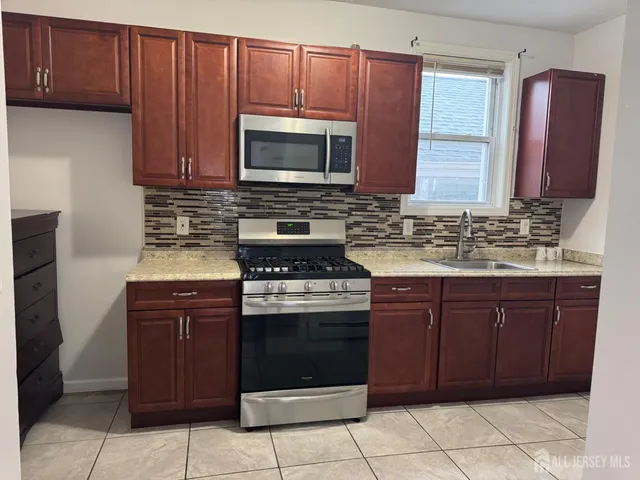 $1,980 | 214 Grant Street, Perth Amboy, NJ 08861