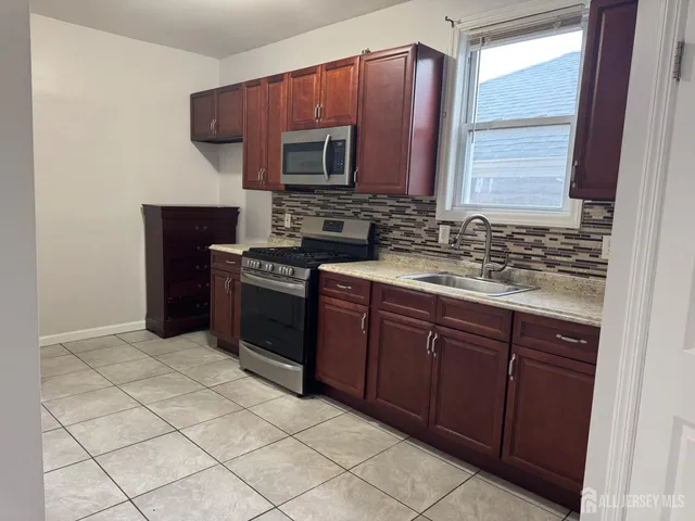 $1,980 | 214 Grant Street, Perth Amboy, NJ 08861