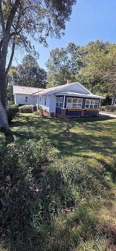 270 Victoria Street Commerce, GA 30529 - Photo 6 of 13