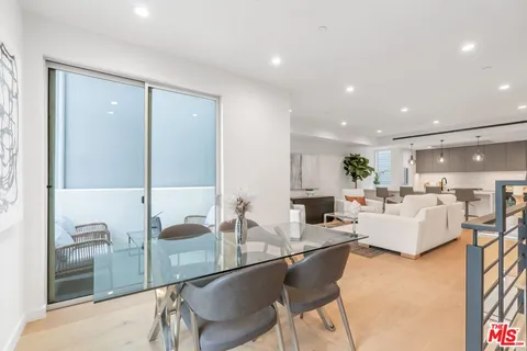 $5,999 | 853 1/2 North Detroit Street, Los Angeles, CA 90046