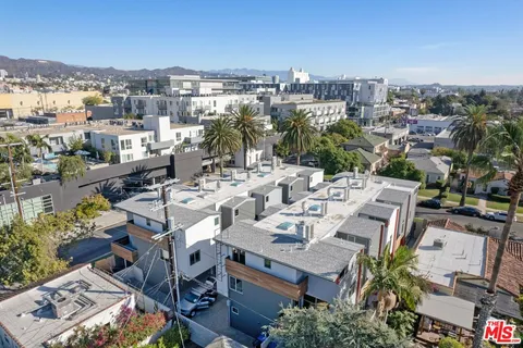 $5,999 | 853 1/2 North Detroit Street, Los Angeles, CA 90046