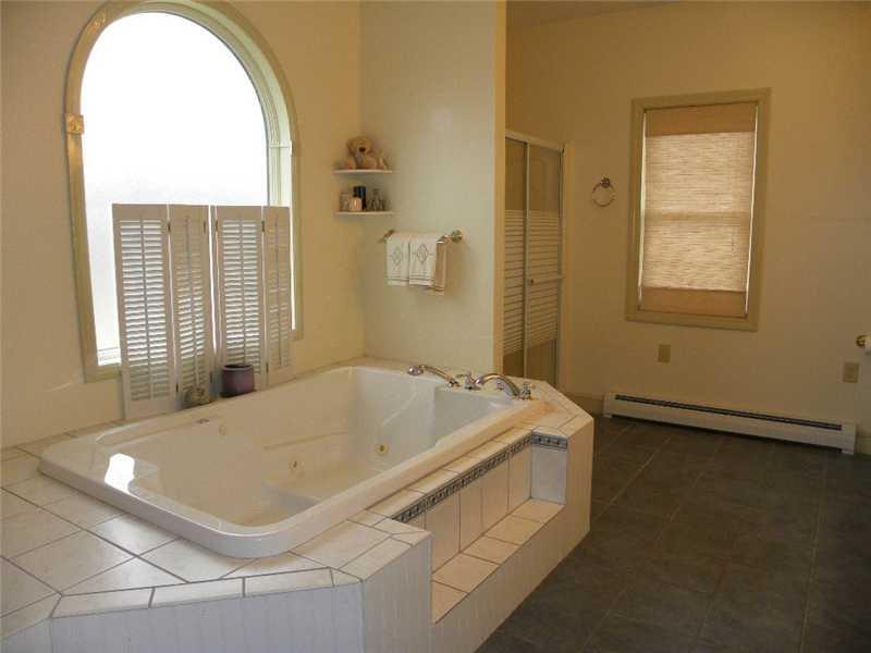 60 Wales Road Sabattus, ME 04280 - Photo 17 of 35 Master Bath/Spa.