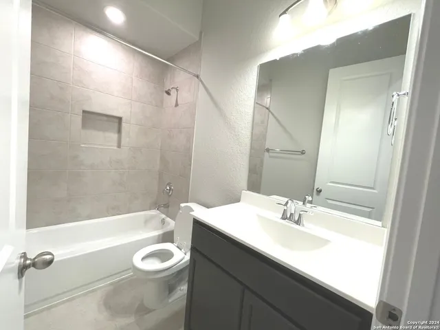 $2,545 | 104 Cheslyn, Boerne, TX 78006