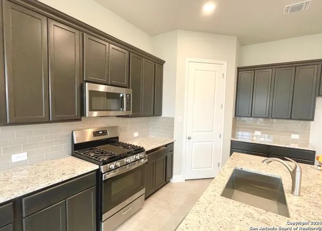 $2,545 | 104 Cheslyn, Boerne, TX 78006