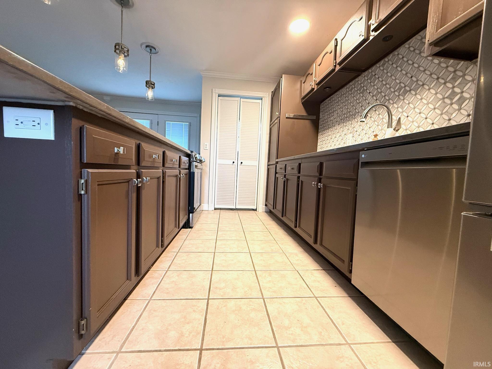 1120 Crawford B Drive Bedford, IN 47421 - Photo 9 of 36