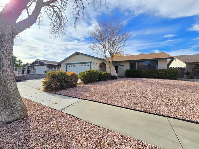 $3,000 | 37829 27th Street East, Palmdale, CA 93550