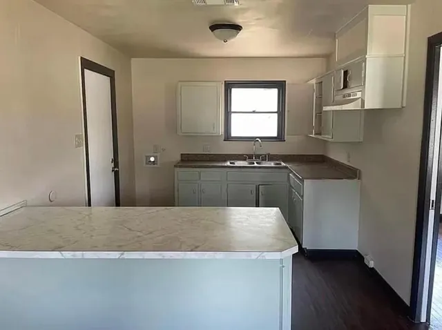 $1,300 | 910 Circle Drive, Bowie, TX 76230