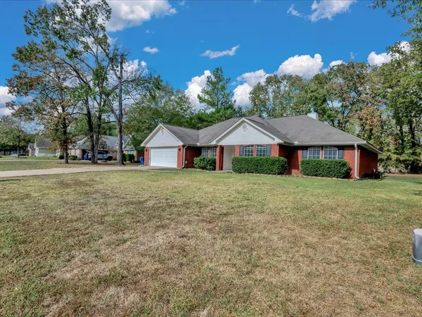 $314,500 | 286 Hunters Glen Drive, Hudson, TX 75904