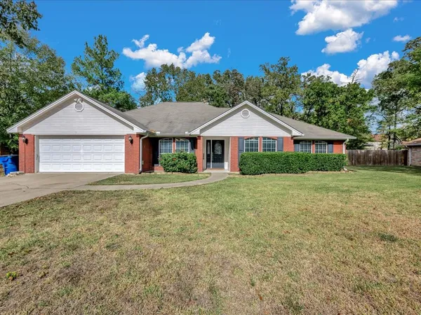 $314,500 | 286 Hunters Glen Drive, Hudson, TX 75904