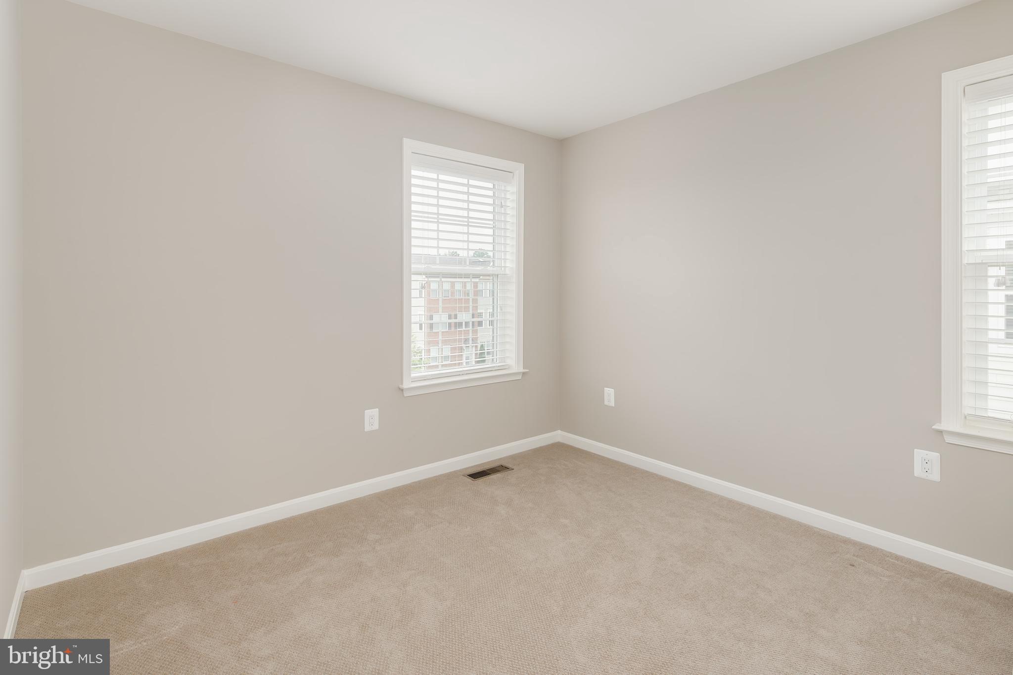 25654 Pleasant Valley Road Chantilly, VA 20152 - Photo 38 of 49 Gallery Image 38