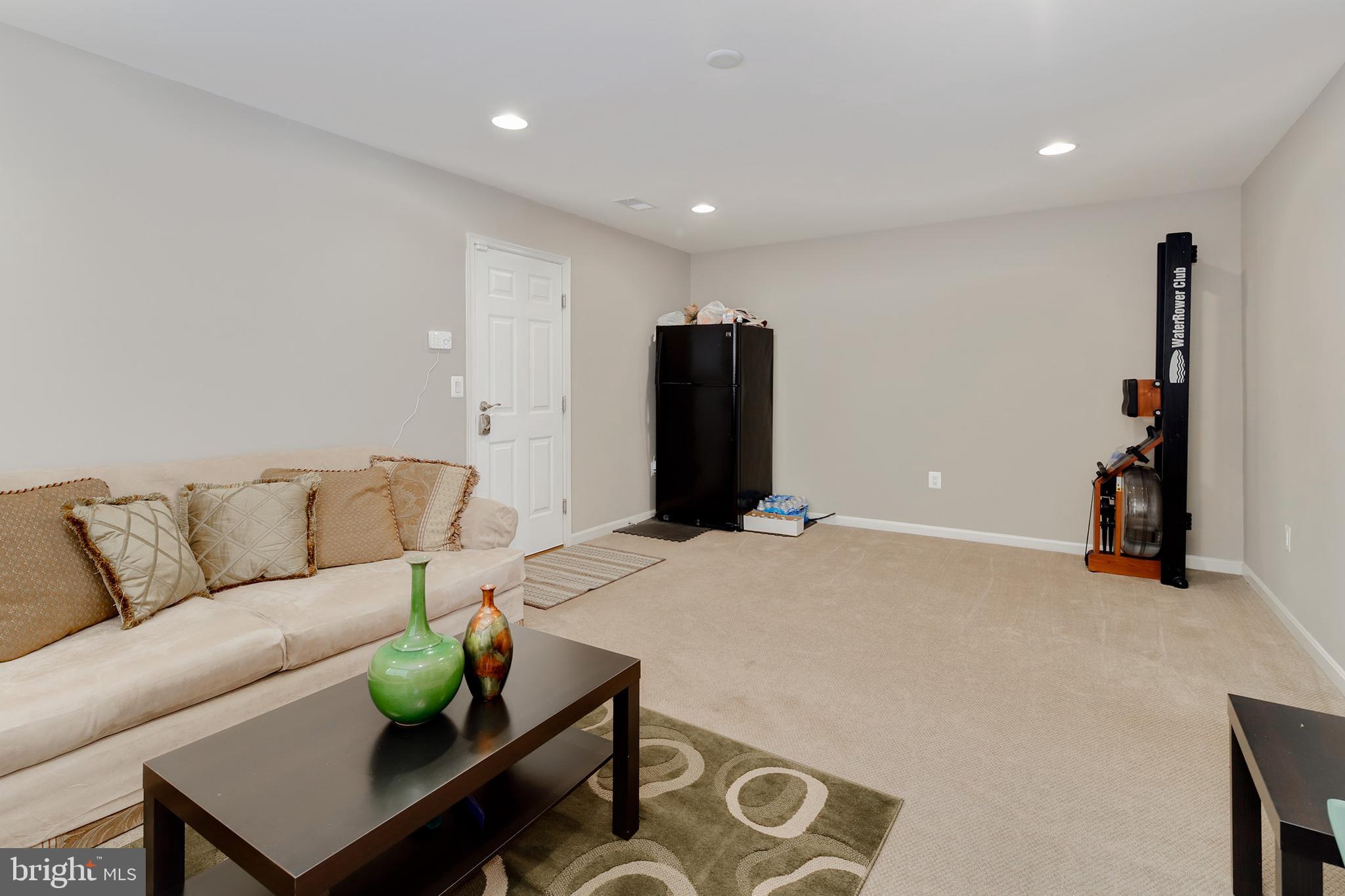 25654 Pleasant Valley Road Chantilly, VA 20152 - Photo 8 of 49 Gallery Image 8