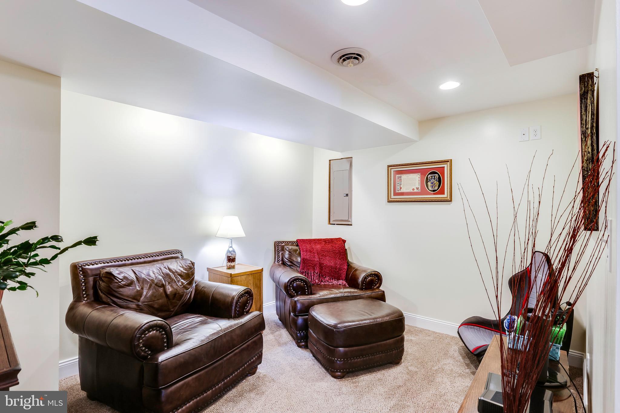 407 River Road Arnold, MD 21012 - Photo 29 of 31 Sitting area in basement