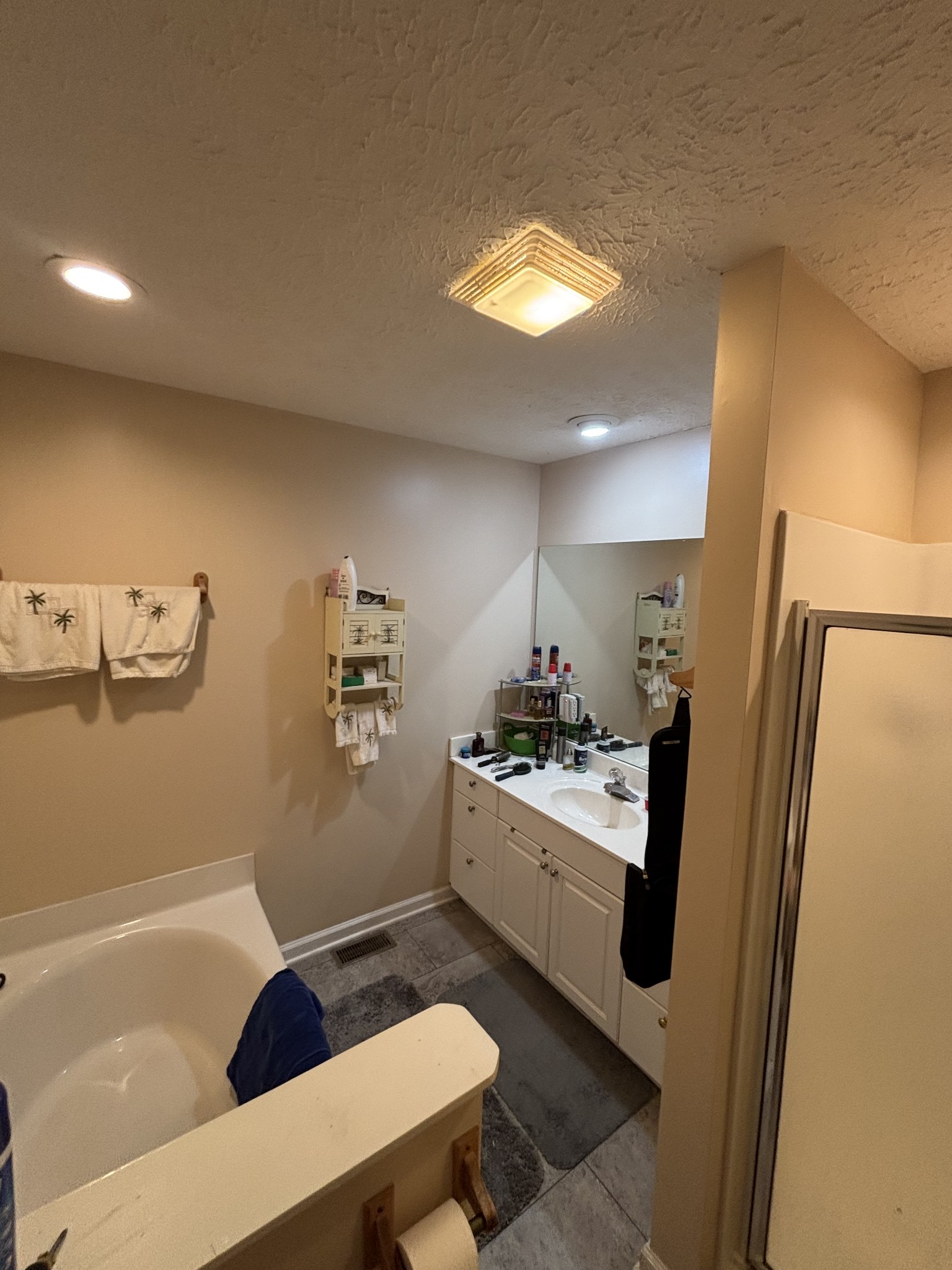 206 Dreaden Street Waverly, TN 37185 - Photo 17 of 26 a kitchen with a sink appliances and cabinets