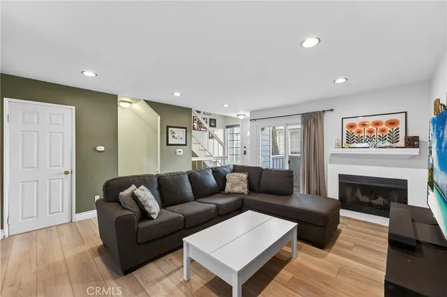 $599,888 | 107 West Spring Street, Unit C, Long Beach, CA 90806