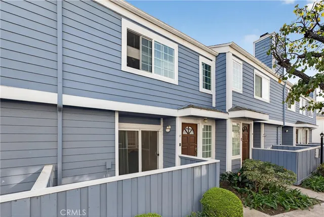 $599,888 | 107 West Spring Street, Unit C, Long Beach, CA 90806