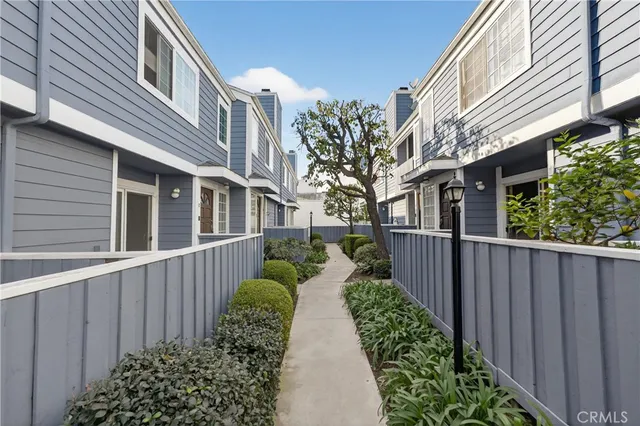 $599,888 | 107 West Spring Street, Unit C, Long Beach, CA 90806