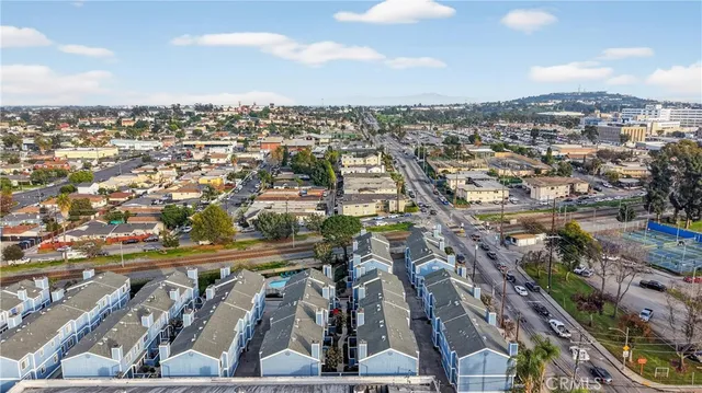 $599,888 | 107 West Spring Street, Unit C, Long Beach, CA 90806