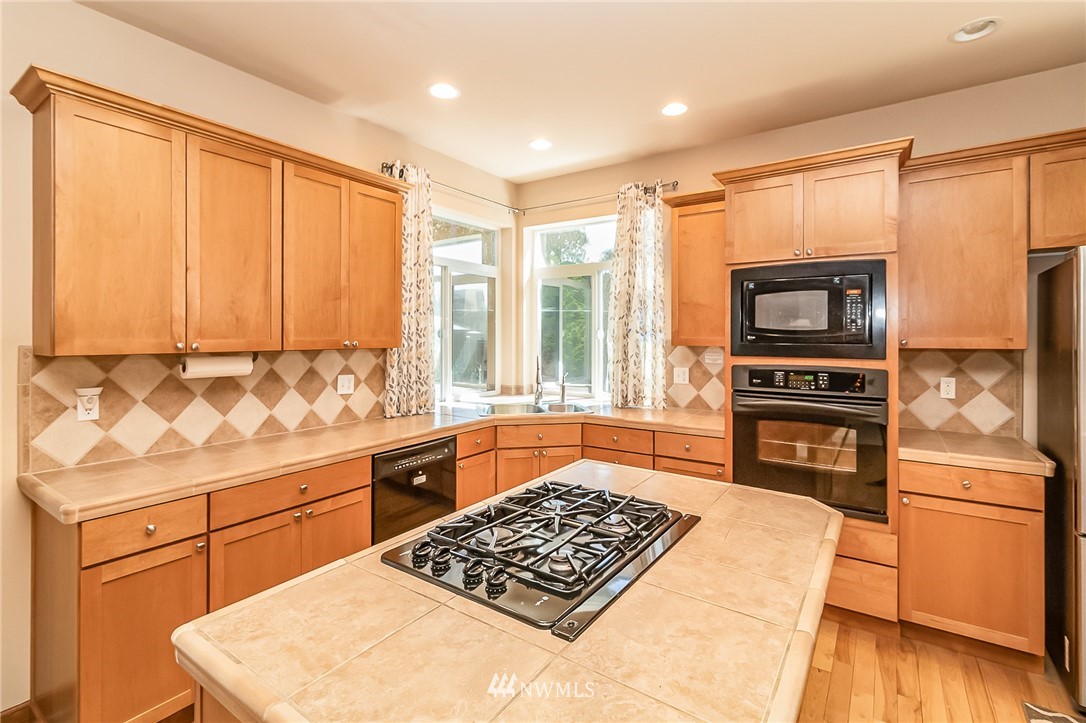 131 185th Place Southwest Bothell, WA 98012 - Photo 11 of 39