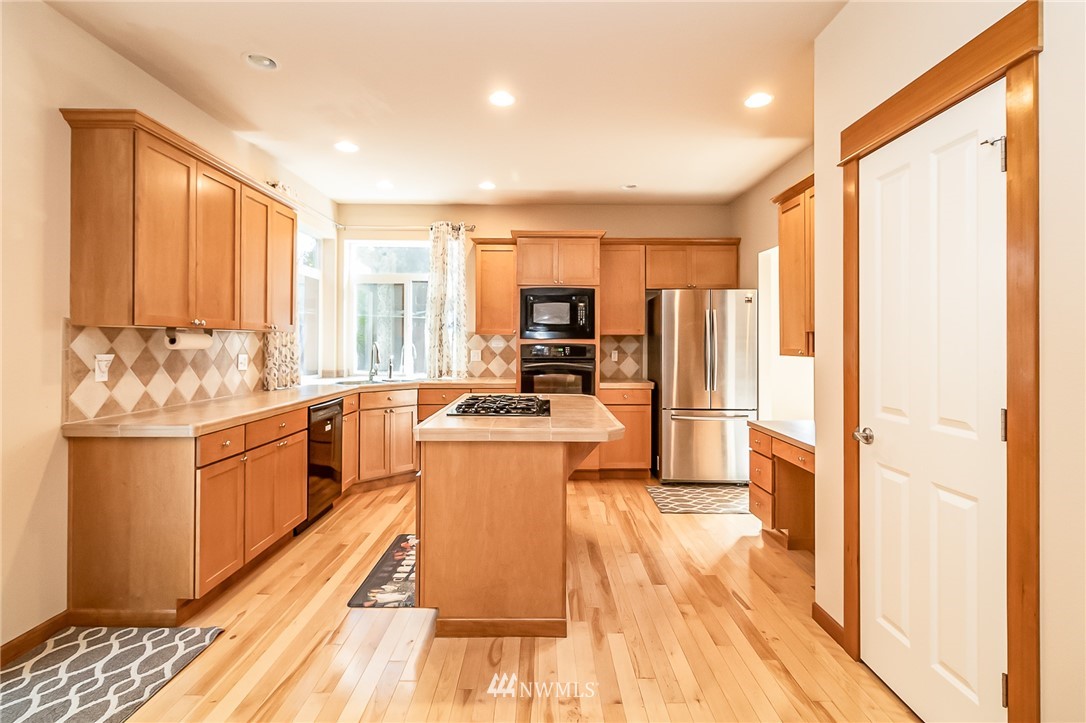 131 185th Place Southwest Bothell, WA 98012 - Photo 13 of 39