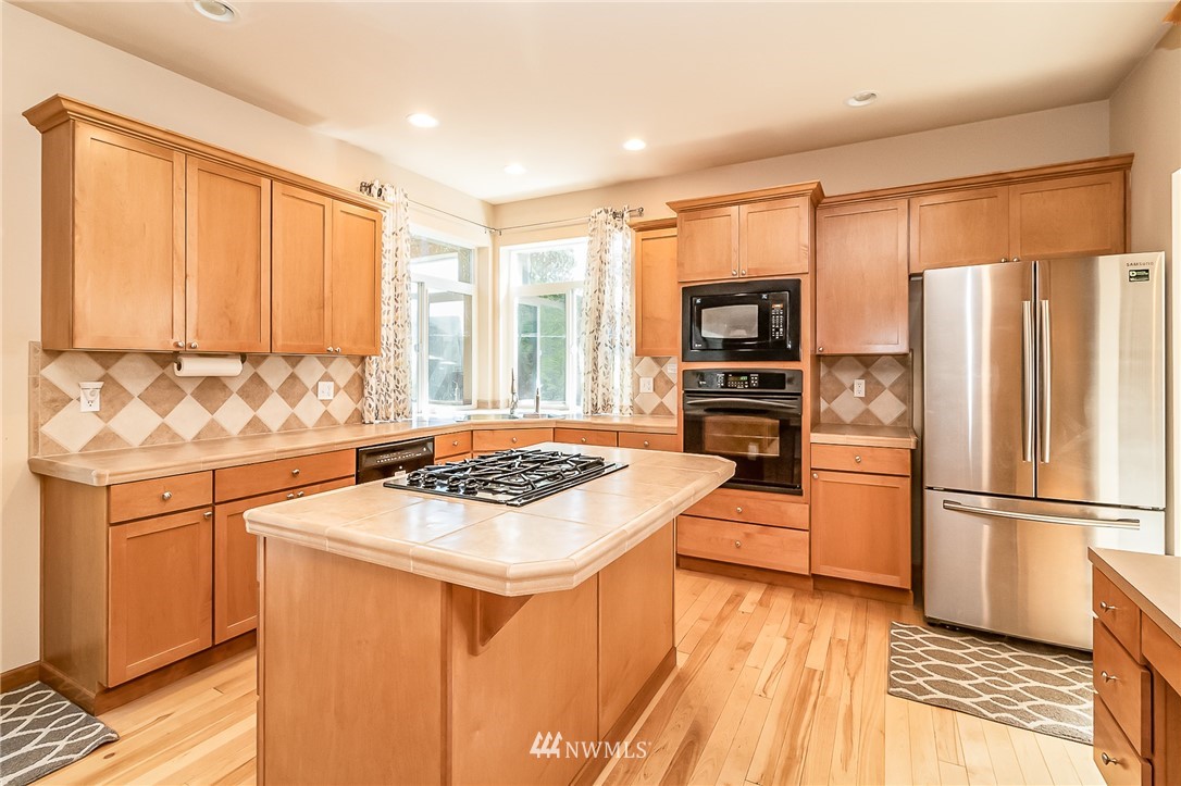 131 185th Place Southwest Bothell, WA 98012 - Photo 14 of 39