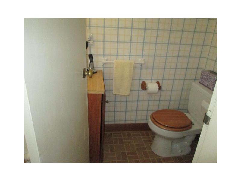 83 4th Avenue Woonsocket, RI 02895 - Photo 6 of 16 Bathroom.