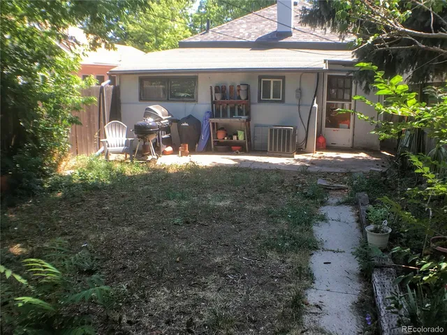 $2,400 | 1021 Cook Street, Denver, CO 80206