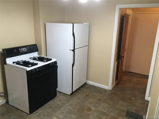 $2,400 | 1021 Cook Street, Denver, CO 80206