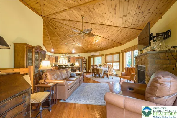 $550,000 | 8 Bear Creek Lake Drive, Jim Thorpe, PA 18229