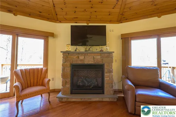 $550,000 | 8 Bear Creek Lake Drive, Jim Thorpe, PA 18229