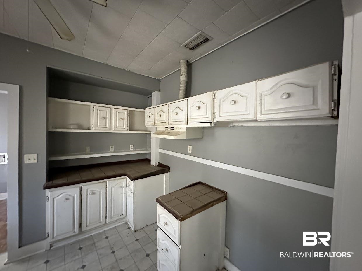 803 Lundys Lane Mobile, AL 36606 - Photo 10 of 18