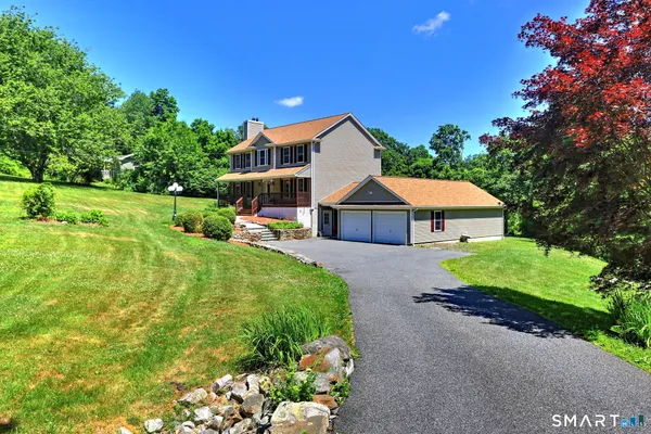 $779,000 | 74 Quaker Farms Road, Oxford, CT 06478