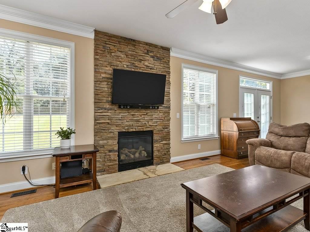 2 Cunningham Point Court Greer, SC 29651 - Photo 9 of 36