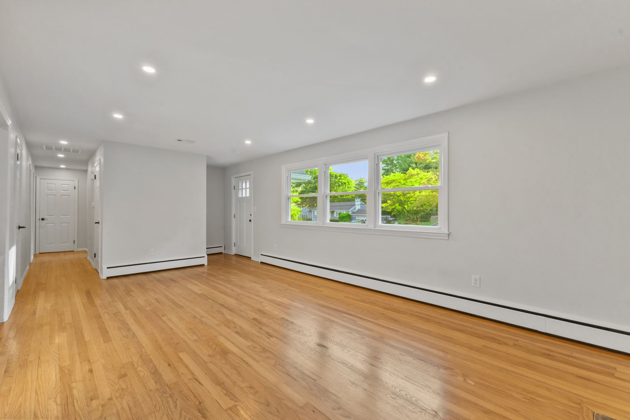 8 Lloyd Road Norwalk, CT 06850 - Photo 4 of 20