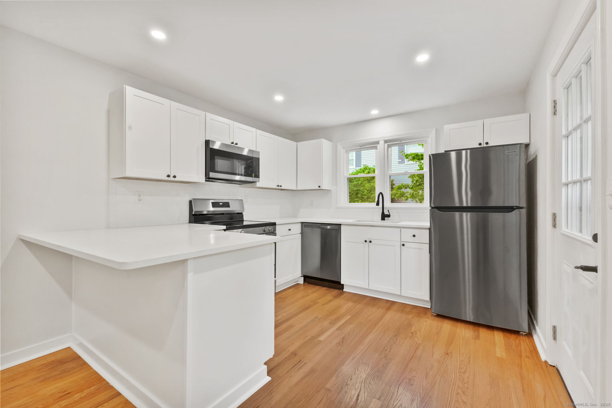 8 Lloyd Road Norwalk, CT 06850 - Photo 5 of 20