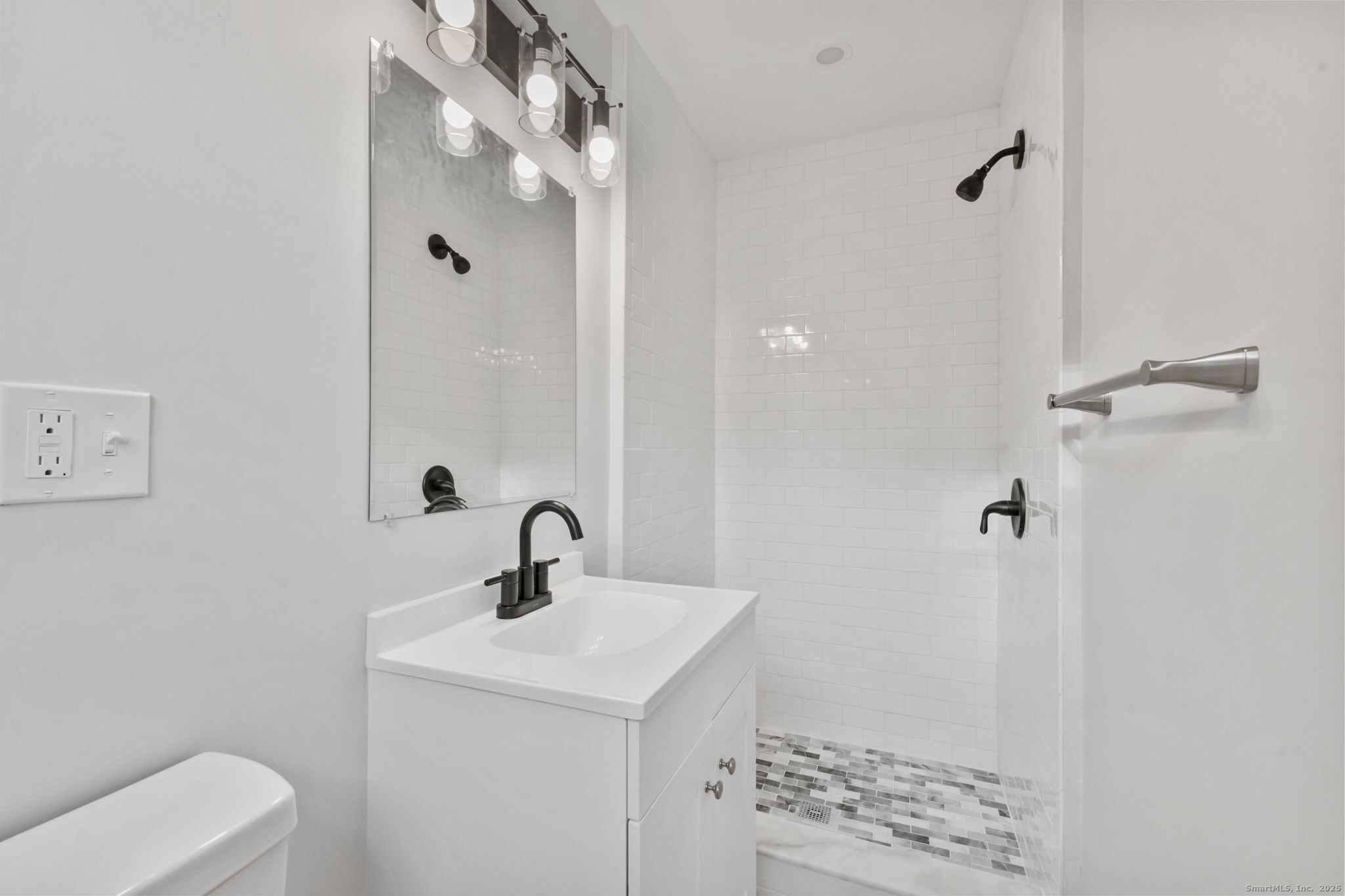 8 Lloyd Road Norwalk, CT 06850 - Photo 9 of 20