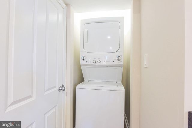 $885,000 | 10 East Glendale Avenue, Alexandria, VA 22301