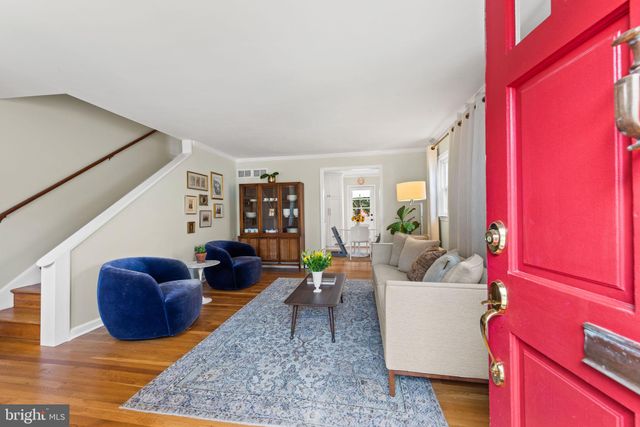 $885,000 | 10 East Glendale Avenue, Alexandria, VA 22301