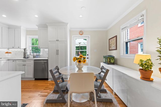 $885,000 | 10 East Glendale Avenue, Alexandria, VA 22301