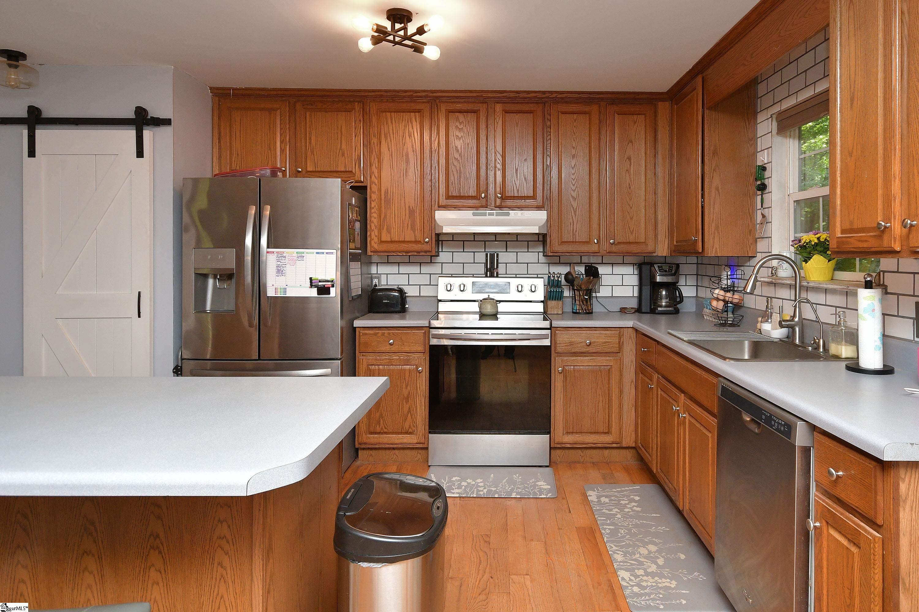 450 Waspnest Road Wellford, SC 29385 - Photo 9 of 32