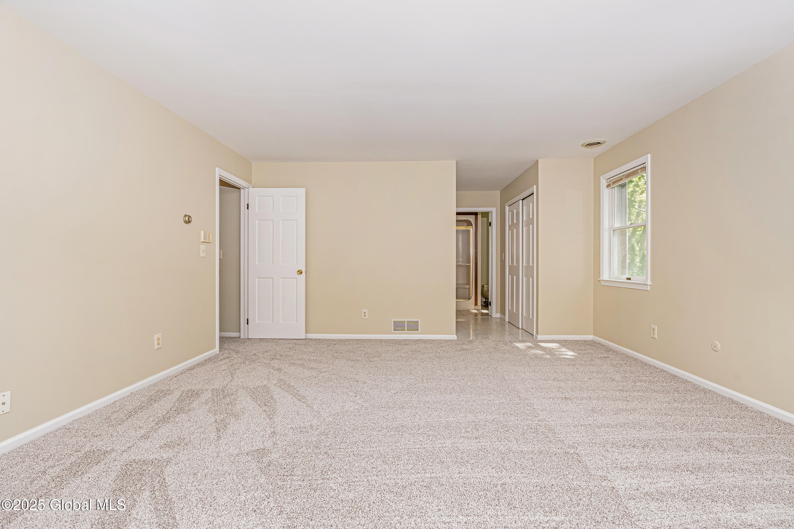 331 Wellington Road Bethlehem, NY 12054 - Photo 22 of 48 040-331-Wellington-Rd