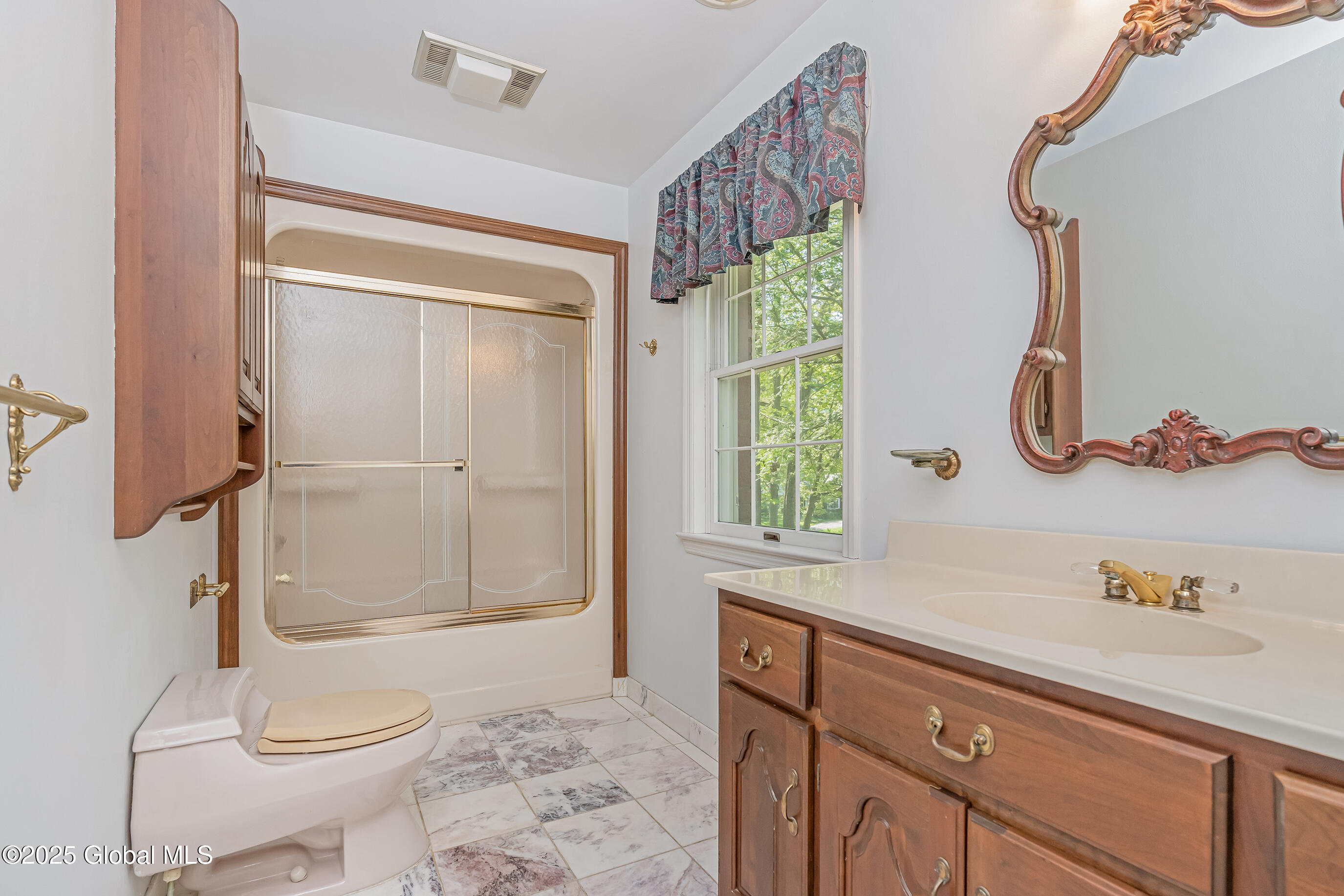 331 Wellington Road Bethlehem, NY 12054 - Photo 35 of 48 033-331-Wellington-Rd